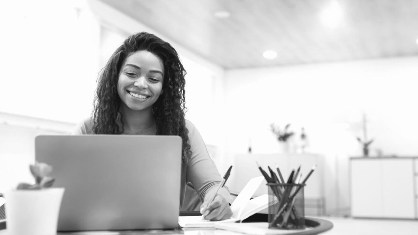 Aktive Lerngemeinschaft beim gemeinsamen Arbeiten an Traffic-Themen